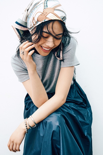 Tシャツ×ジュエリーコーデ