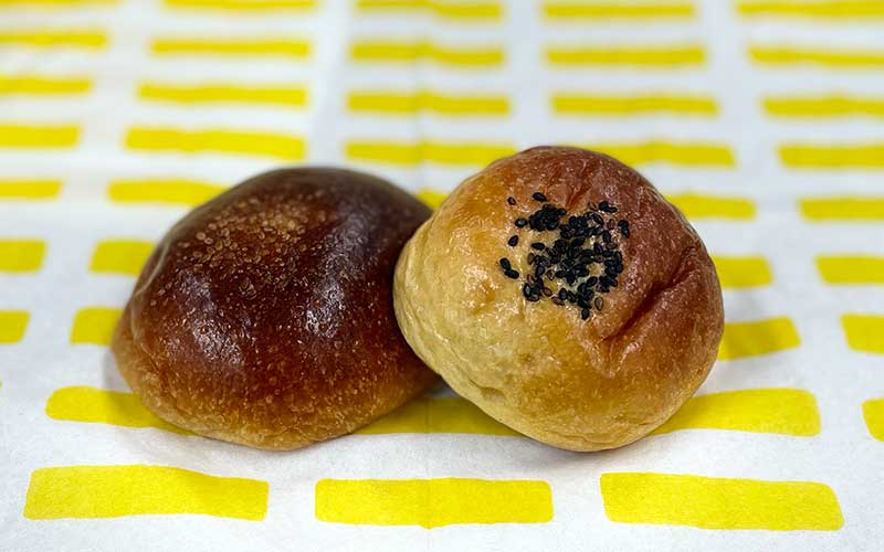 あんパンがふたつ並んでいる
