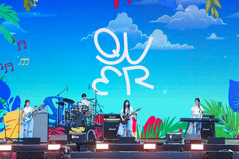 QWERのステージ