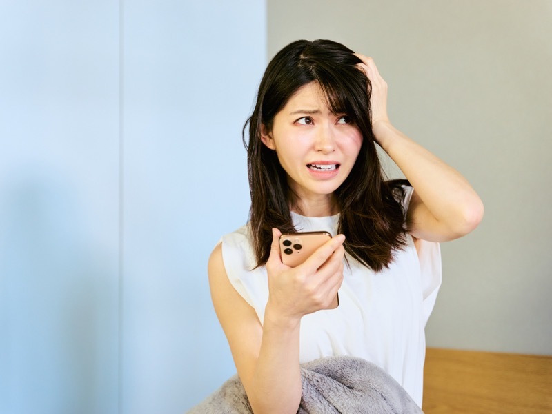 焦る女性