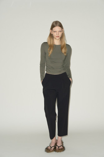 【UVカット・吸汗速乾・ウォッシャブル】TOPS¥20,900
【UVカット・接触冷感・ウォッシャブル】BOTTOMS¥23,100