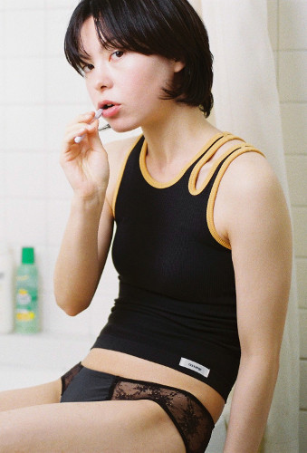 cup in tunk¥5,500、shorts¥2,530