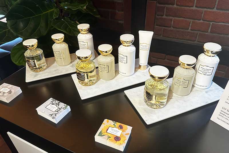 Flora Notis JILL STUART