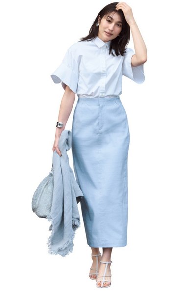 【8/12のコーデ】アイシーカラーでまとめて、涼しげな“いい女スタイル”を堪能！