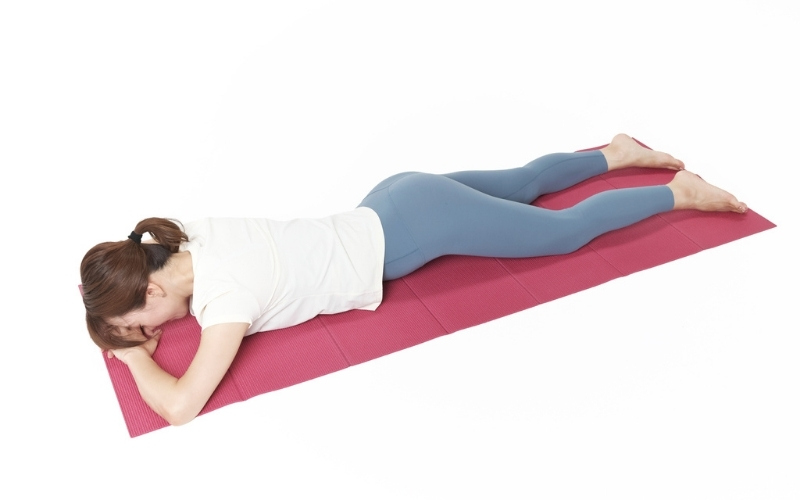 うつ伏せ：便秘解消お腹のストレッチ③