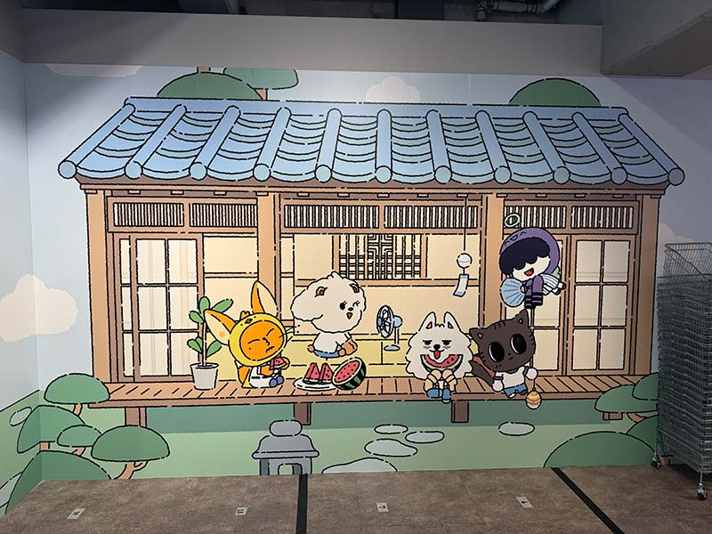 入り口の壁面