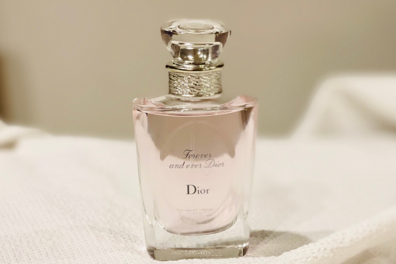 Dior フォーエヴァー アンド エヴァー ディオール オードゥ トワレ