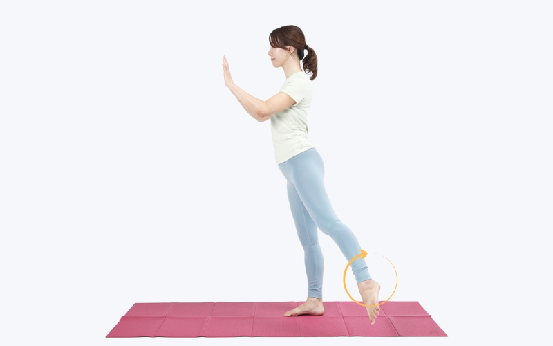 オフィスエクササイズ：下半身④