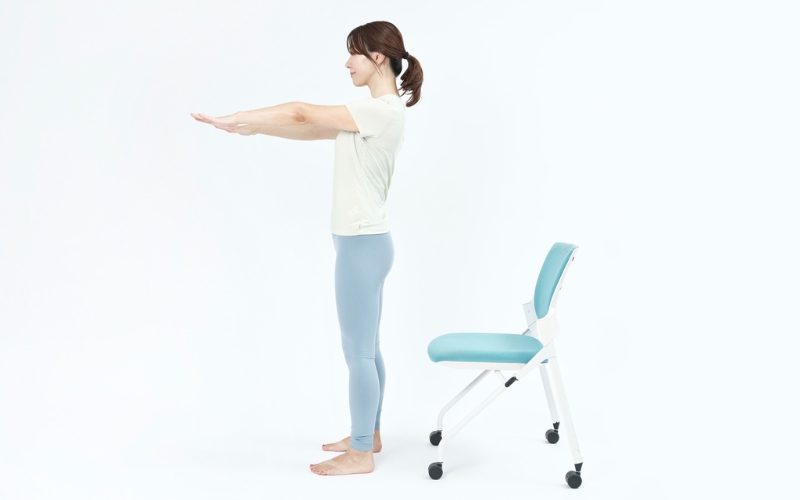 椅子を使ったスクワット①