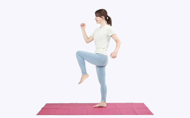 有酸素運動:もも上げ②