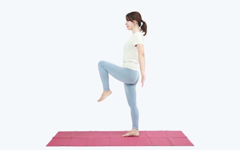 壁を使うもも上げ②