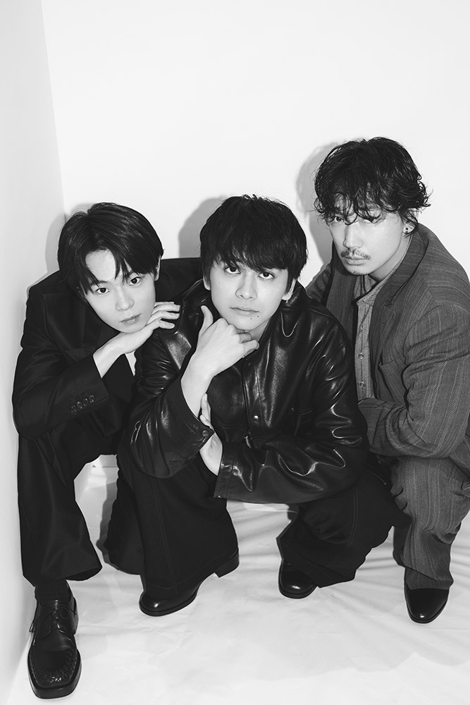 林裕太（マモル役）、北村匠海（タクヤ役）、綾野剛（梶谷役）