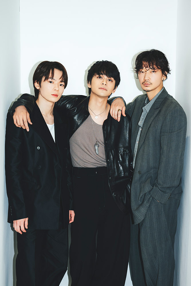 林裕太（マモル役）、北村匠海（タクヤ役）、綾野剛（梶谷役）
