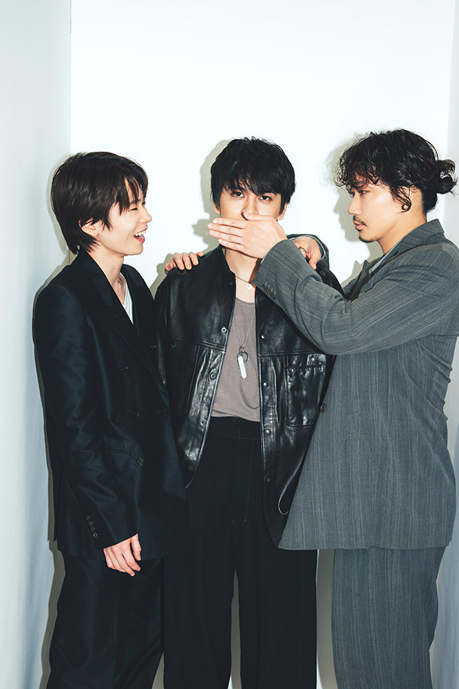 林裕太（マモル役）、北村匠海（タクヤ役）、綾野剛（梶谷役）