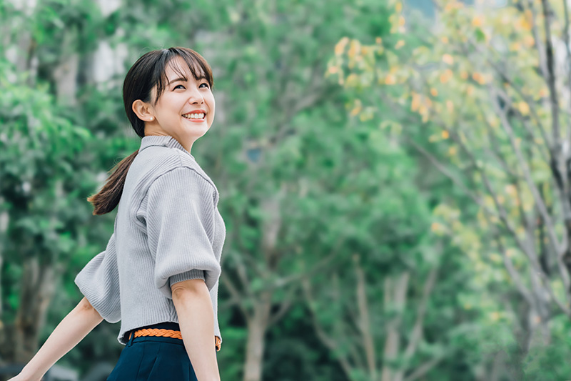 笑顔の女性