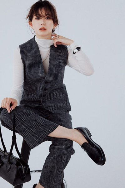 【10/16のコーデ】ジレ×パンツのセットアップこそ、今の気候に寄り添ってくれるマストハブ♡