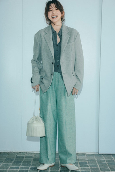 【10/31のコーデ】きれい色を差し込んだジャケットスタイルに心が躍る!