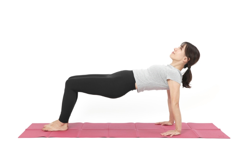 ヨガ：テーブルのポーズ②