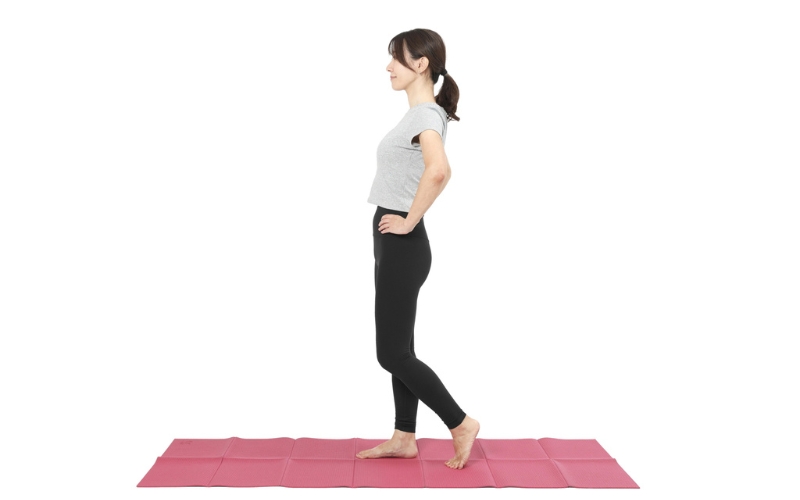 筋トレ：片足立ちの前屈①