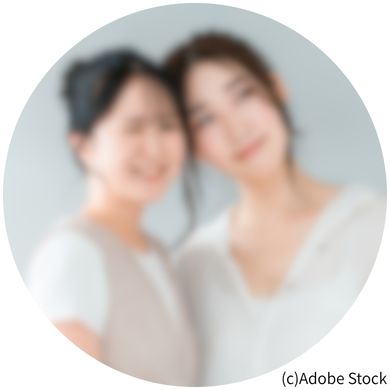 女性のツーショット写真