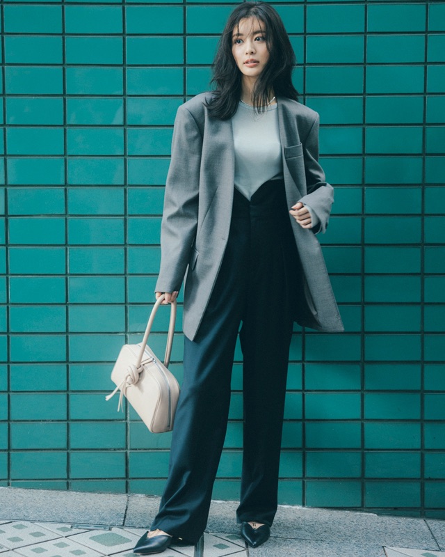 ブラウンジャケットコーデ