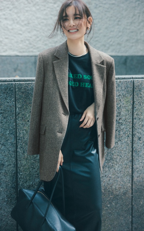 ブラウンジャケットコーデ