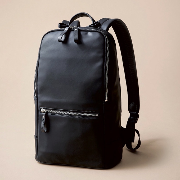 バッグ¥19,800(ダイアナ 銀座本店〈プラス ダイアナ〉)