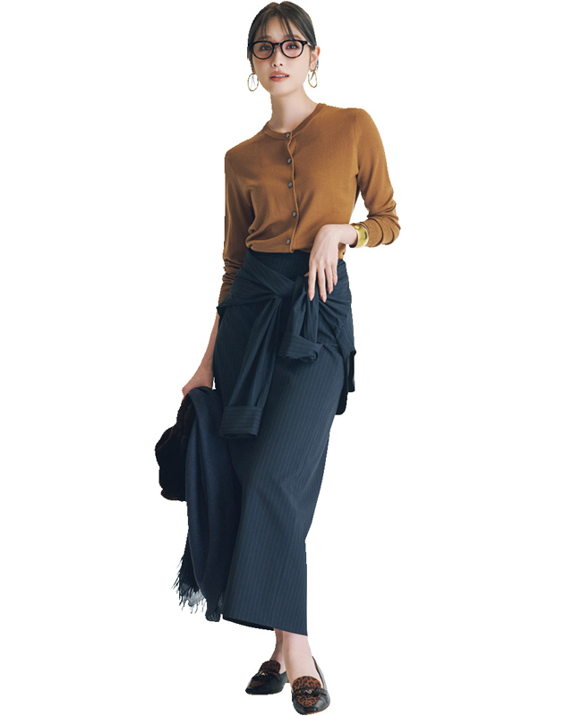 薄軽ニットコーデ