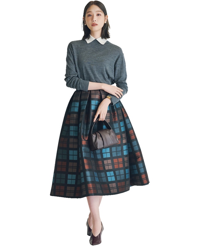 薄軽ニットコーデ