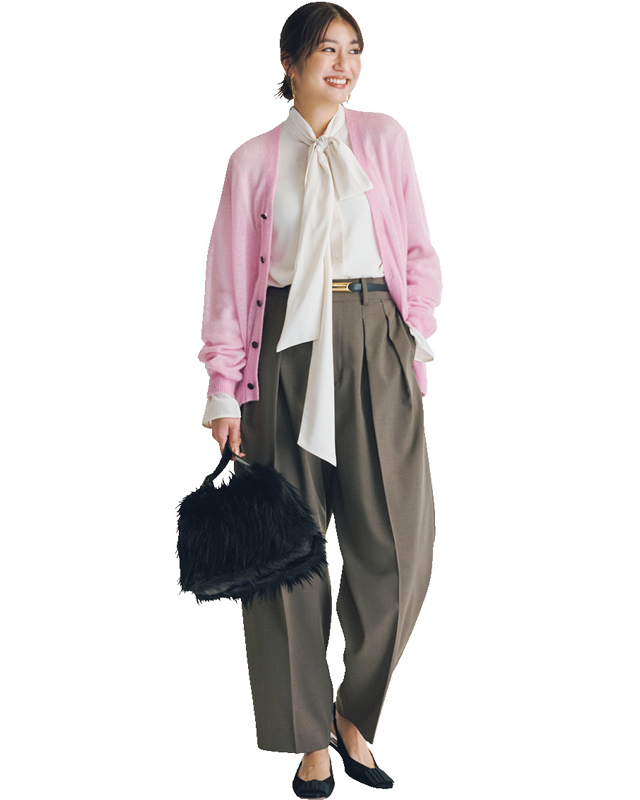 薄軽ニットコーデ