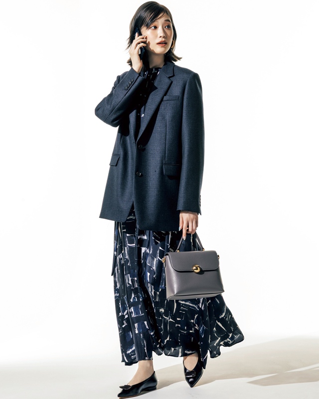 髙橋ひかる 通勤コーデ