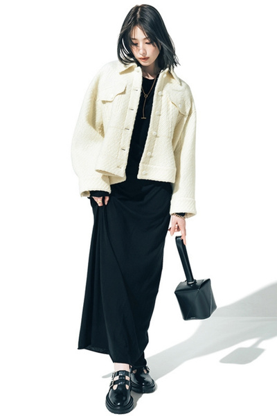 【11/12のコーデ】主役級に華やかなペプラムブルゾンでモノトーンコーデを格上げ♡