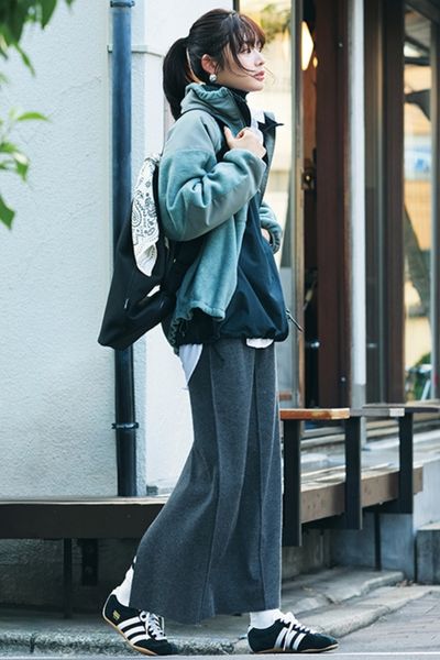 【11/23のコーデ】足元に〝軽やかさ〟を加えて洒落見え！ 今っぽスポーティコーデ