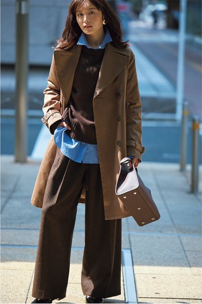 【11/26のコーデ】こっくりカラーにブルーシャツを差し込み、凛とした気品を際立たせて