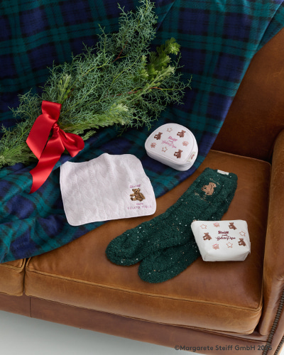 ポーチ、ハンドタオル、ソックス