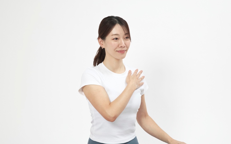 顔を傾ける：首のストレッチ①