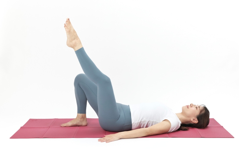 仰向け：足痩せエクササイズ④