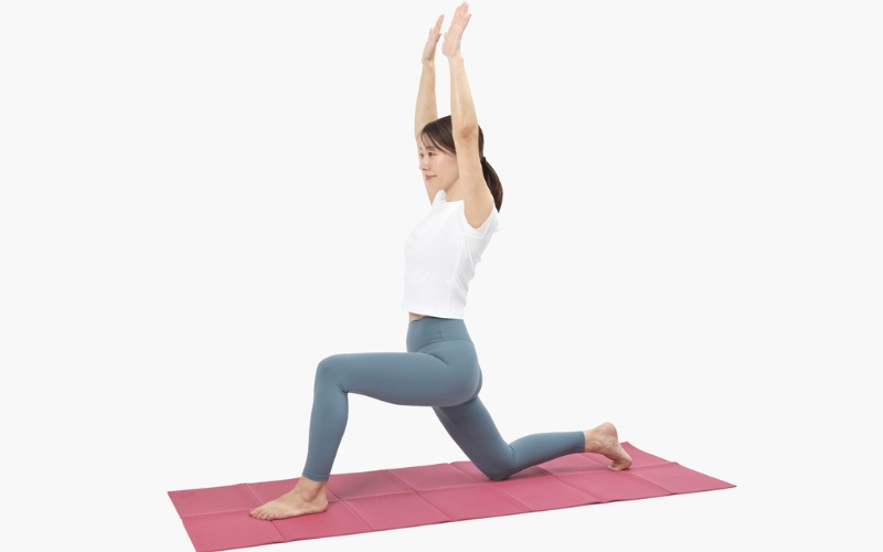 ひざ立ち：胸を開くストレス解消ストレッチ②