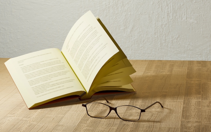 本とメガネ
