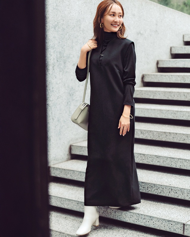 黒ストレートワンピ