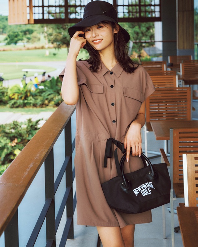 ブラウンジャンプスーツ