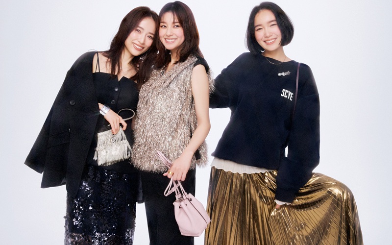 シャギーベスト×黒パンツ