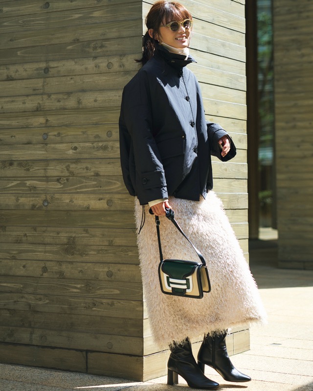 ブルゾン型ダウン×フェザースカート