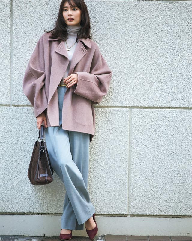 ピンクブラウンコート×グレーパンツ