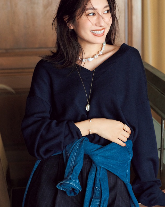 ネイビーニット×パンツ×デニムジャケット