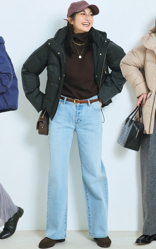 黒ダウン×デニムパンツ
