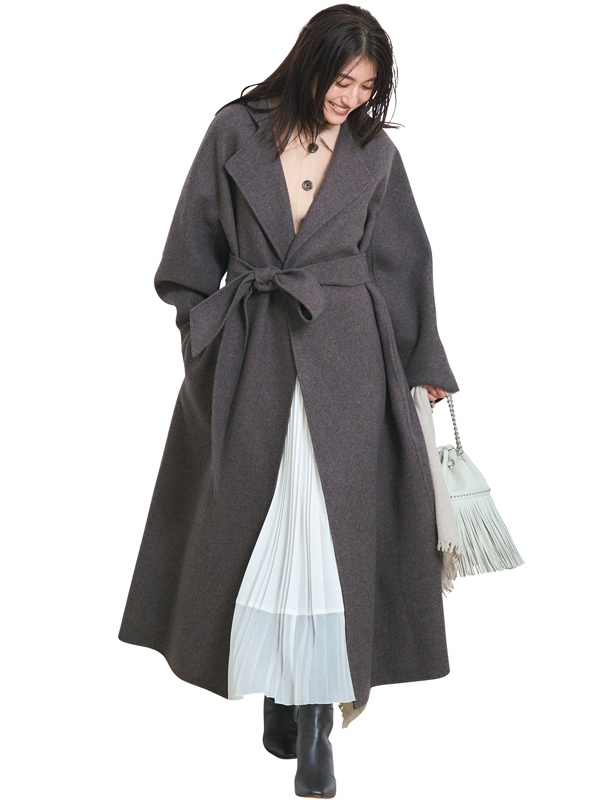 ブラウンコートコーデ