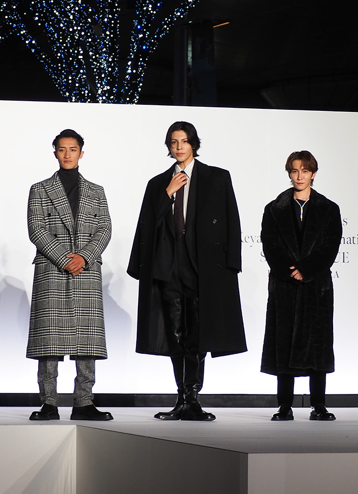 六本木のイルミネーション点灯式に参加したスノーマンの岩本さん、ラウールさん、渡辺さん