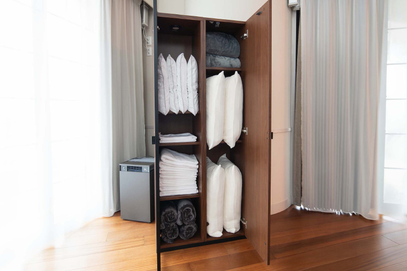 レクー沖縄北谷スパ　ダイヤモンドスイート　選べる寝具の棚