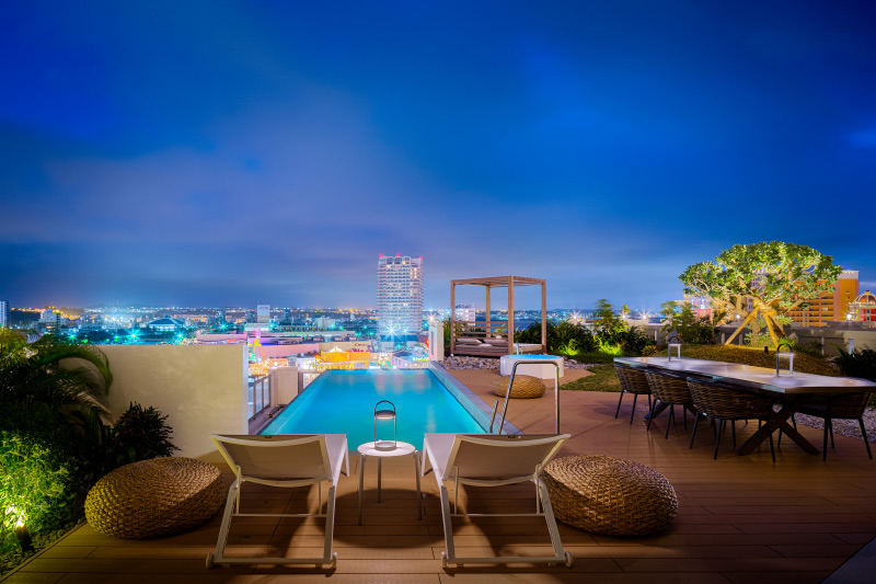 レクー沖縄北谷スパ　ダイヤモンドスイートのインフィニティプール